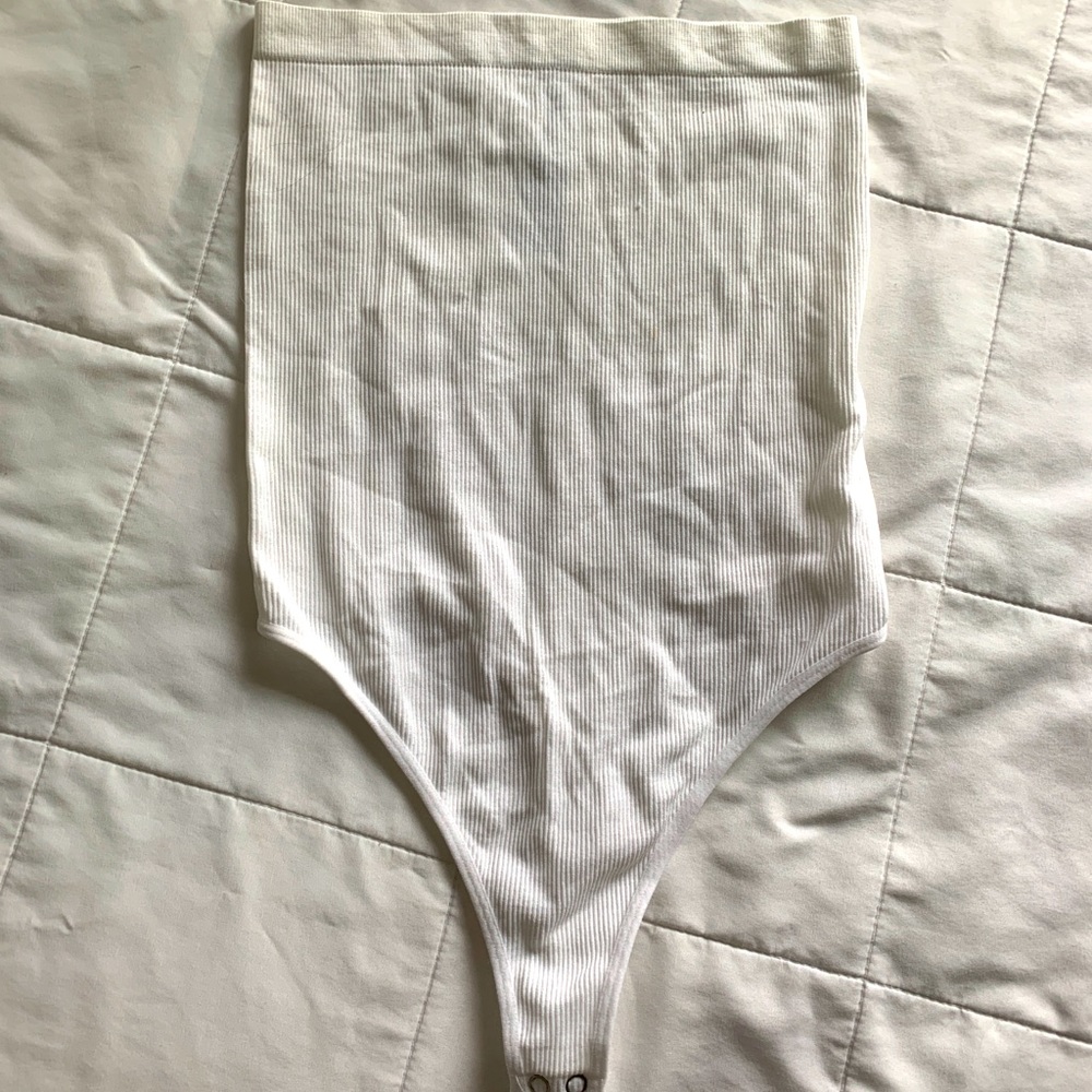 Ribbed Strapless Bodysuit